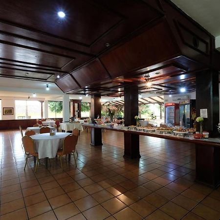 El Pantanal Hotel & Resort Puerto Quijarro  Экстерьер фото