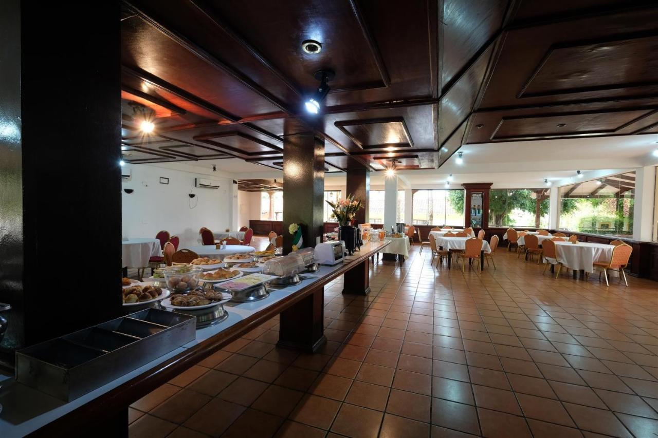 El Pantanal Hotel & Resort Puerto Quijarro  Экстерьер фото