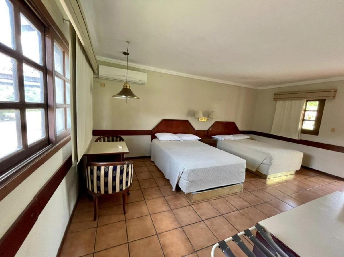 El Pantanal Hotel & Resort Puerto Quijarro  Экстерьер фото