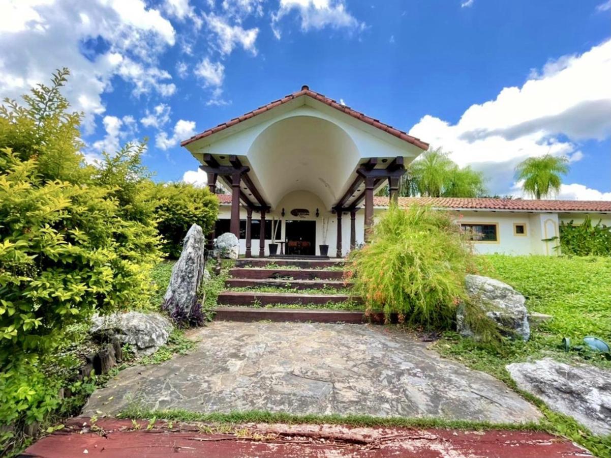 El Pantanal Hotel & Resort Puerto Quijarro  Экстерьер фото