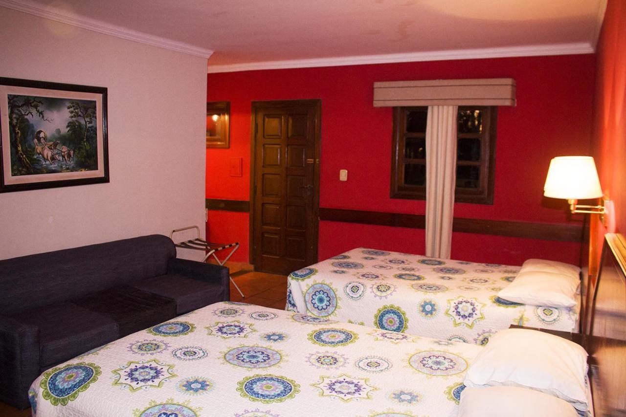 El Pantanal Hotel & Resort Puerto Quijarro  Экстерьер фото